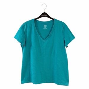 ⭐️ Black Bow ($25) Cotton Teal V-Neck T-Shirt - PTP 22